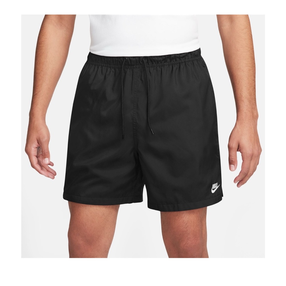 Nike Club Men’s Woven Lined Flow Shorts, Size S in excellent condition.